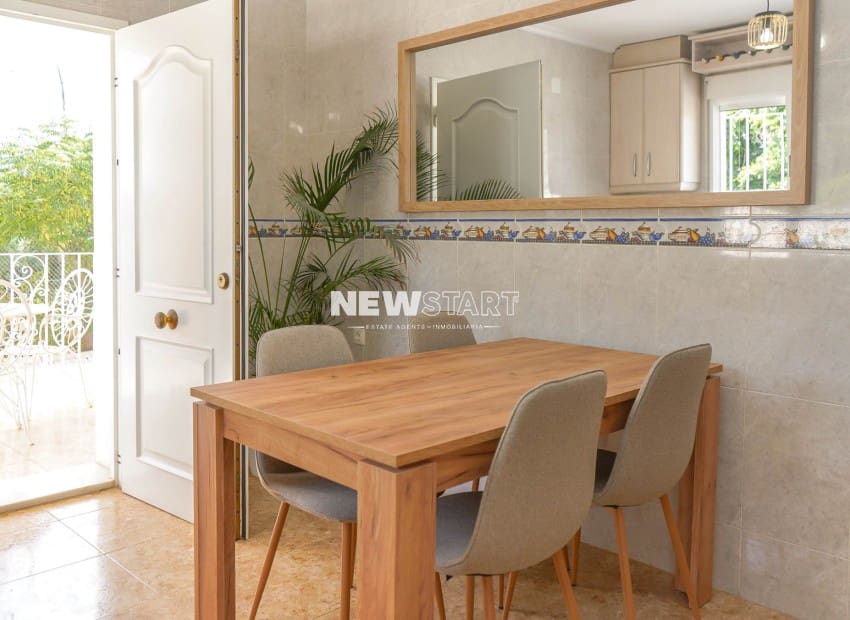 3 sypialnia Finka/Dom wiejski na sprzedaż w Daimes z basenem garażem - 429 000 € (Ref: 10042006)