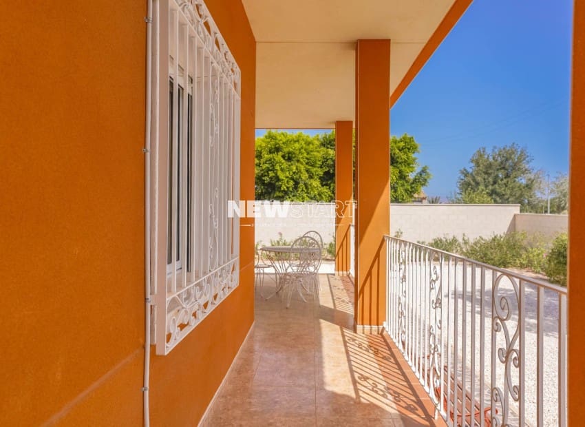 3 sypialnia Finka/Dom wiejski na sprzedaż w Daimes z basenem garażem - 429 000 € (Ref: 10042006)