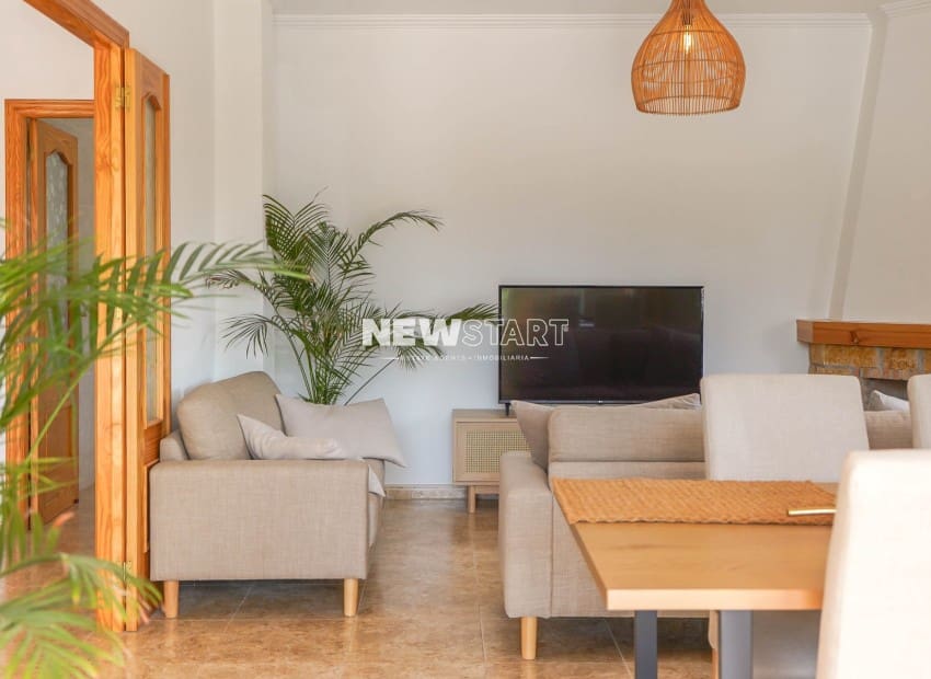 3 sypialnia Finka/Dom wiejski na sprzedaż w Daimes z basenem garażem - 429 000 € (Ref: 10042006)
