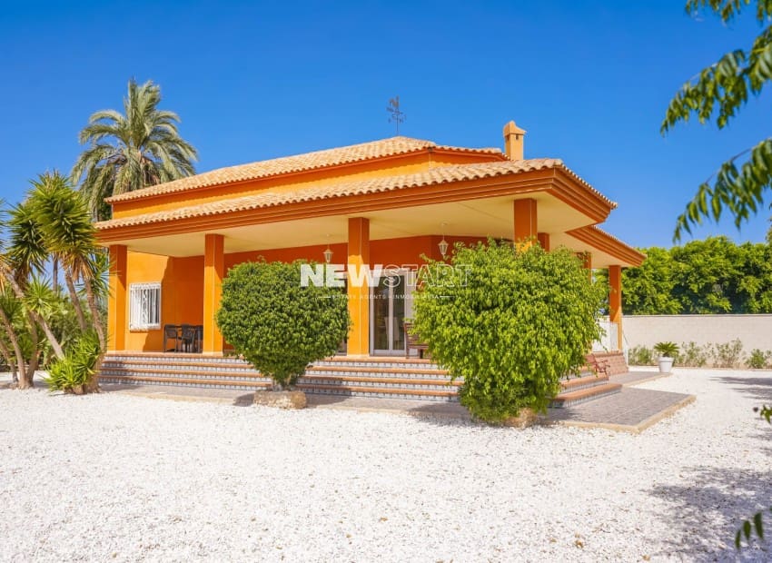 3 sypialnia Finka/Dom wiejski na sprzedaż w Daimes z basenem garażem - 429 000 € (Ref: 10042006)