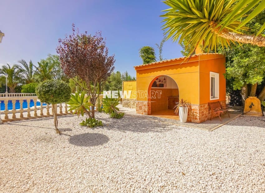3 sypialnia Finka/Dom wiejski na sprzedaż w Daimes z basenem garażem - 429 000 € (Ref: 10042006)