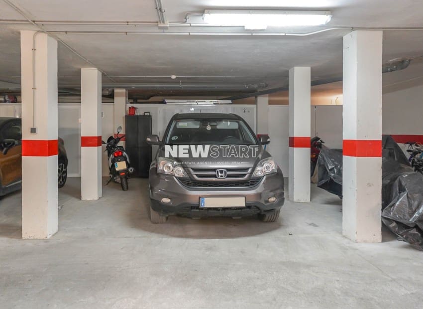 3 makuuhuone Omakotitalo myytävänä paikassa Guardamar del Segura mukana uima-altaan 
autotalli - 235 000 € (Ref: 10043480)