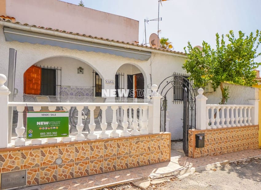 2 slaapkamer Bungalow te koop in San Fulgencio met garage - € 123.000 (Ref: 10045855)