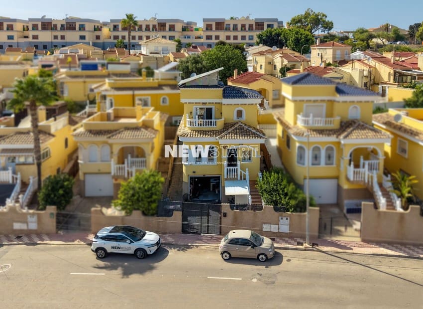 3 Zimmer Villa zu verkaufen in San Fulgencio mit Pool Garage - 310.000 € (Ref: 10055684)