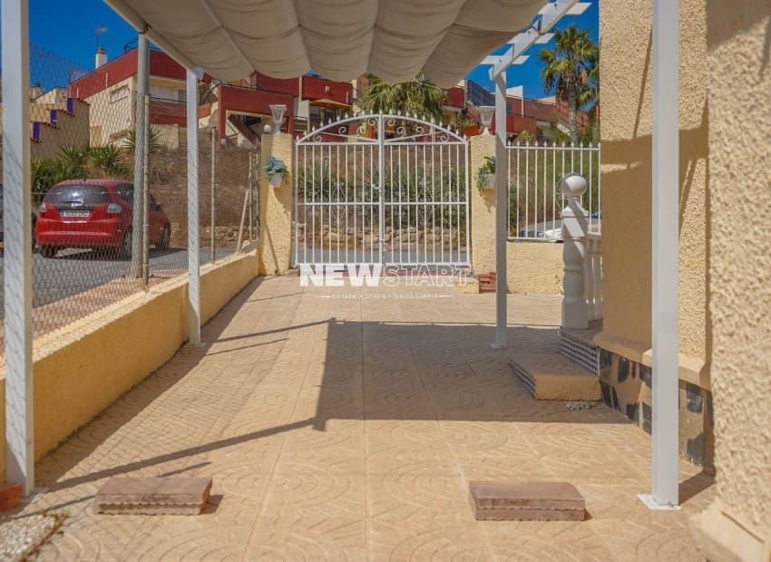 2 soveværelse Villa til salg i San Fulgencio med garage - € 170.000 (Ref: 10064924)
