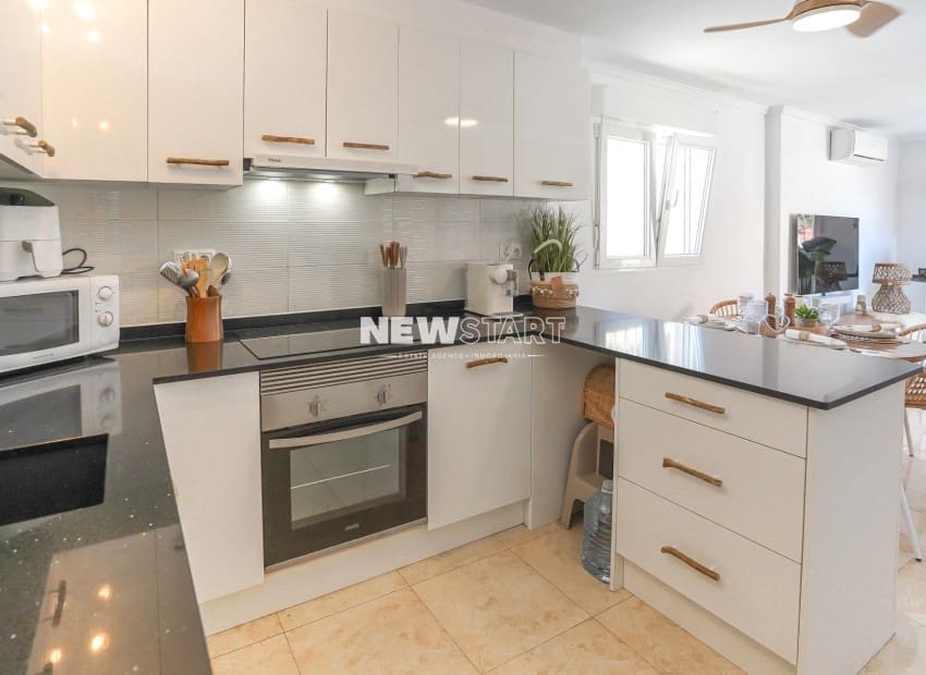 Bungalow de 2 habitaciones en San Fulgencio en venta con garaje - 145.000 € (Ref: 10101117)