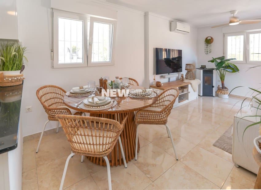 Bungalow de 2 habitaciones en San Fulgencio en venta con garaje - 145.000 € (Ref: 10101117)