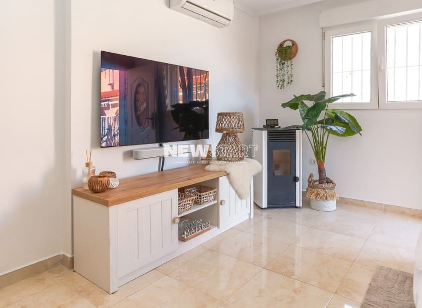 Bungalow de 2 habitaciones en San Fulgencio en venta con garaje - 145.000 € (Ref: 10101117)