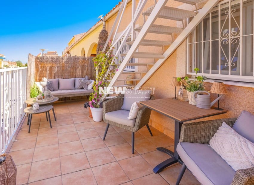 Bungalow de 2 habitaciones en San Fulgencio en venta con garaje - 145.000 € (Ref: 10101117)