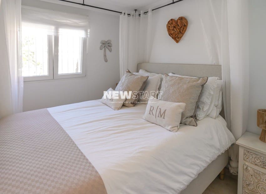 Bungalow de 2 habitaciones en San Fulgencio en venta con garaje - 145.000 € (Ref: 10101117)