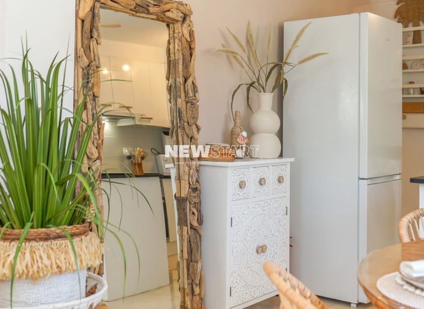 Bungalow de 2 habitaciones en San Fulgencio en venta con garaje - 145.000 € (Ref: 10101117)