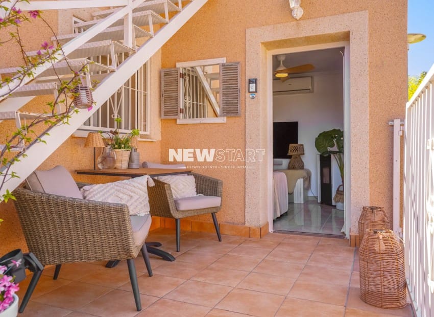 Bungalow de 2 habitaciones en San Fulgencio en venta con garaje - 145.000 € (Ref: 10101117)