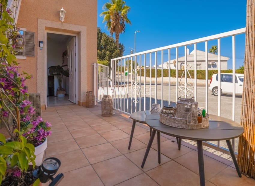 Bungalow de 2 habitaciones en San Fulgencio en venta con garaje - 145.000 € (Ref: 10101117)