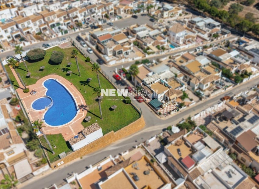 Pareado de 3 habitaciones en San Fulgencio en venta con piscina garaje - 195.000 € (Ref: 10101118)