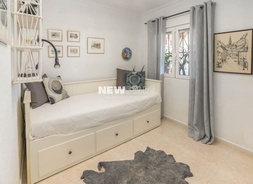 Casa de 2 habitaciones en San Fulgencio en venta con garaje - 149.000 € (Ref: 10103531)