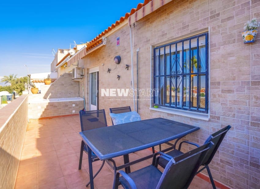 Casa de 2 habitaciones en San Fulgencio en venta con garaje - 149.000 € (Ref: 10103531)