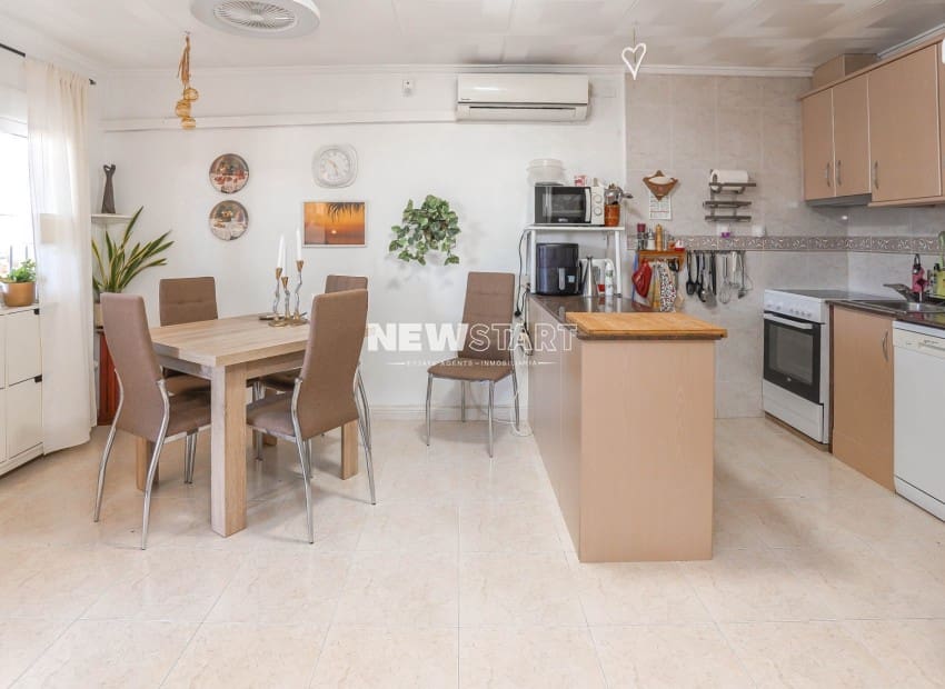 Casa de 2 habitaciones en San Fulgencio en venta con garaje - 149.000 € (Ref: 10103531)