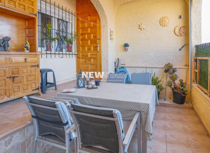 Casa de 2 habitaciones en San Fulgencio en venta con garaje - 149.000 € (Ref: 10103531)