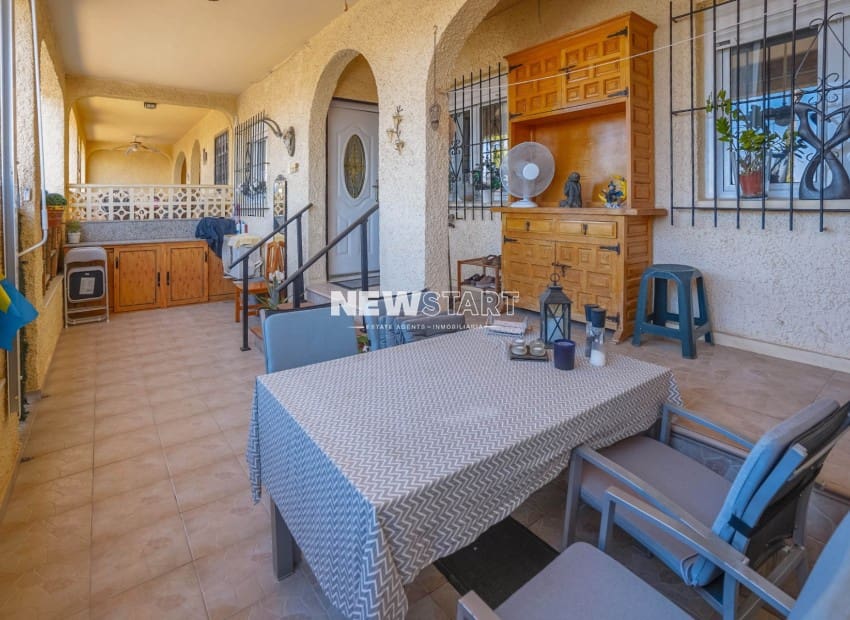 Casa de 2 habitaciones en San Fulgencio en venta con garaje - 149.000 € (Ref: 10103531)