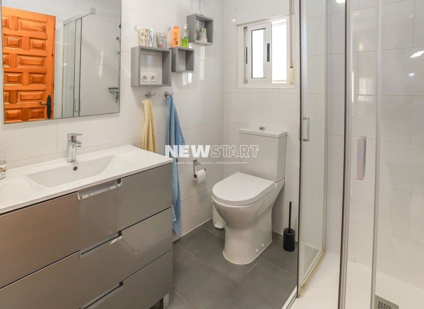 2 Zimmer Villa zu verkaufen in San Fulgencio mit Garage - 189.000 € (Ref: 10103532)