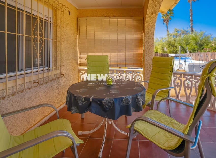2 Zimmer Villa zu verkaufen in San Fulgencio mit Garage - 189.000 € (Ref: 10103532)