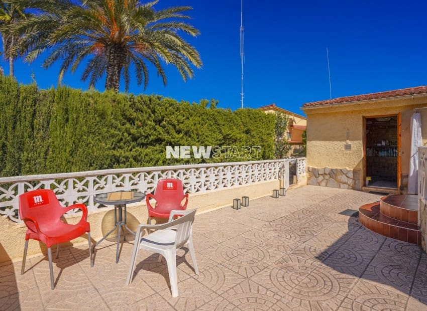 2 Zimmer Villa zu verkaufen in San Fulgencio mit Garage - 189.000 € (Ref: 10103532)
