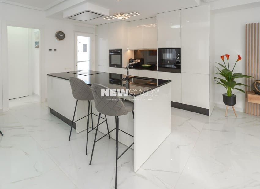 2 slaapkamer Villa te koop in San Fulgencio met zwembad garage - € 360.000 (Ref: 10130151)