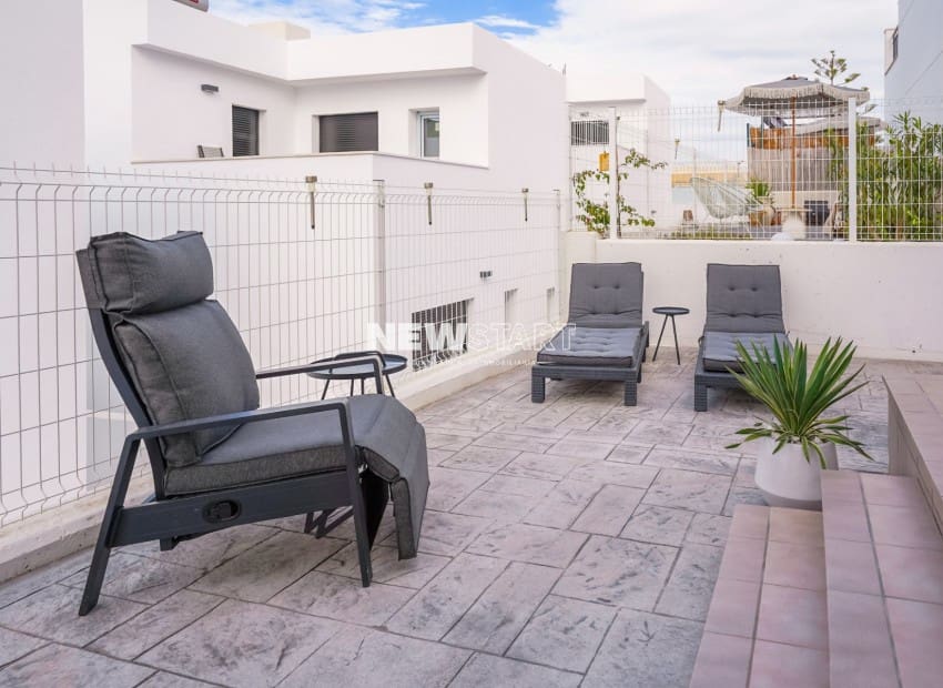 2 slaapkamer Villa te koop in San Fulgencio met zwembad garage - € 360.000 (Ref: 10130151)