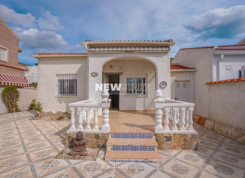 2 slaapkamer Villa te koop in San Fulgencio met garage - € 165.000 (Ref: 10145045)