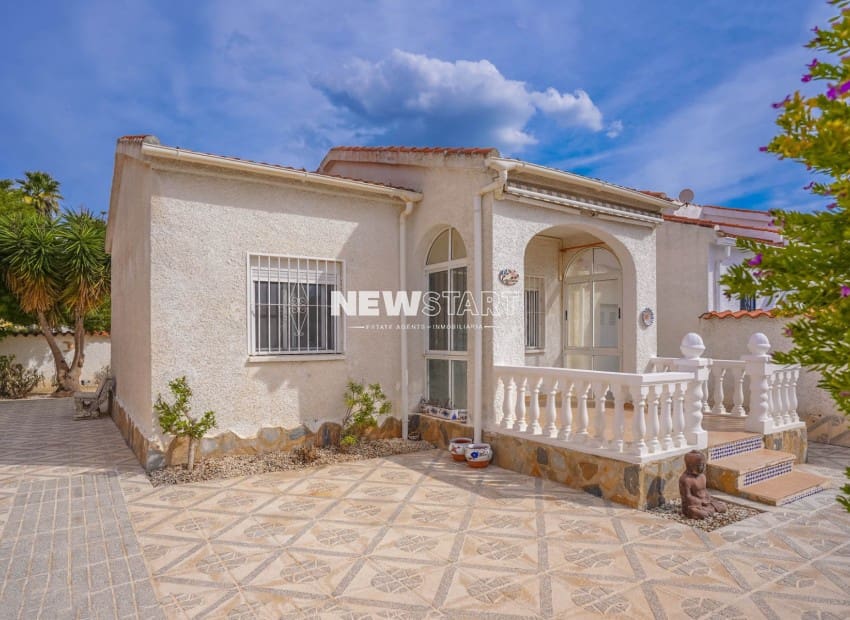 2 slaapkamer Villa te koop in San Fulgencio met garage - € 165.000 (Ref: 10145045)