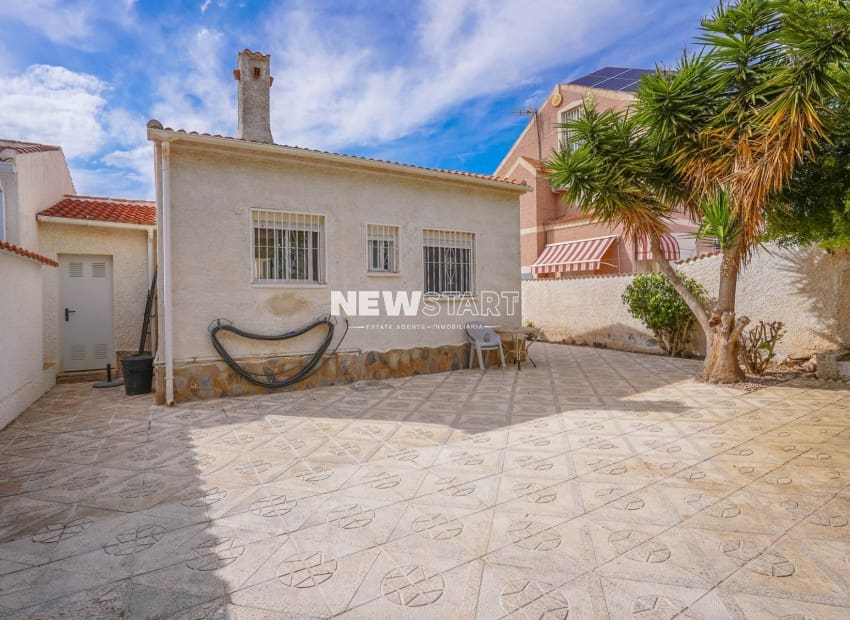 2 slaapkamer Villa te koop in San Fulgencio met garage - € 165.000 (Ref: 10145045)
