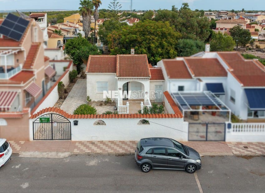 2 slaapkamer Villa te koop in San Fulgencio met garage - € 165.000 (Ref: 10145045)