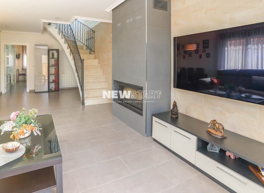 3 bedroom Villa for sale in San Fulgencio with pool garage - € 385,000 (Ref: 10158327)