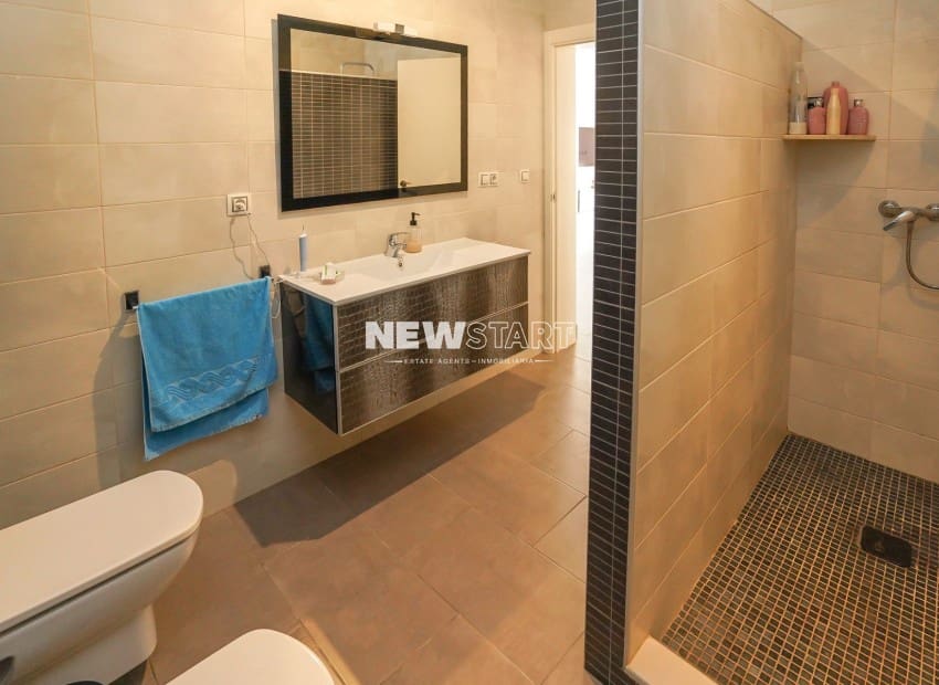 3 bedroom Villa for sale in San Fulgencio with pool garage - € 385,000 (Ref: 10158327)