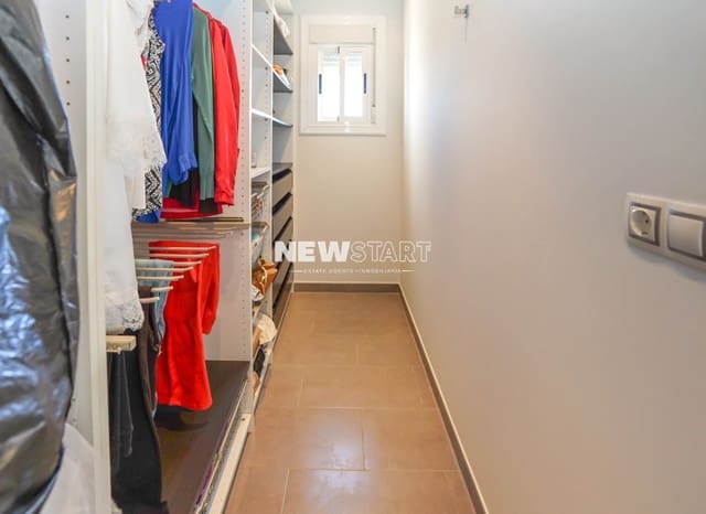 Chalet de 3 habitaciones en San Fulgencio en venta con piscina garaje - 385.000 € (Ref: 10158327)