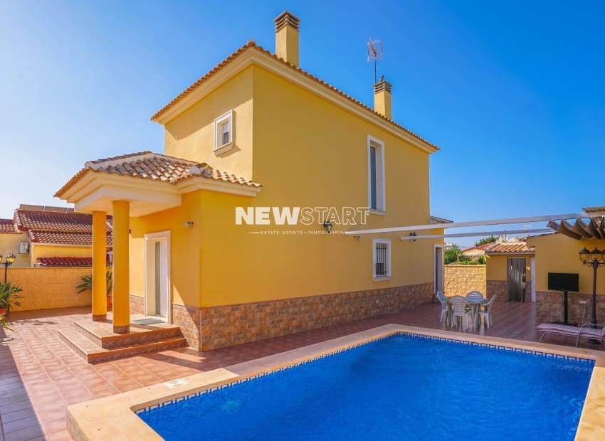 3 bedroom Villa for sale in San Fulgencio with pool garage - € 385,000 (Ref: 10158327)