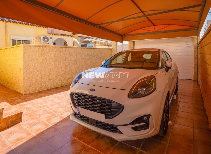 3 bedroom Villa for sale in San Fulgencio with pool garage - € 385,000 (Ref: 10158327)