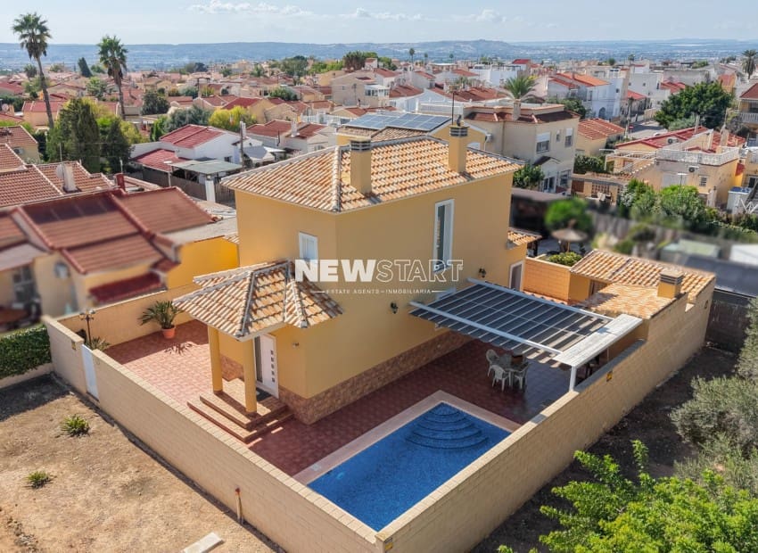 3 bedroom Villa for sale in San Fulgencio with pool garage - € 385,000 (Ref: 10158327)