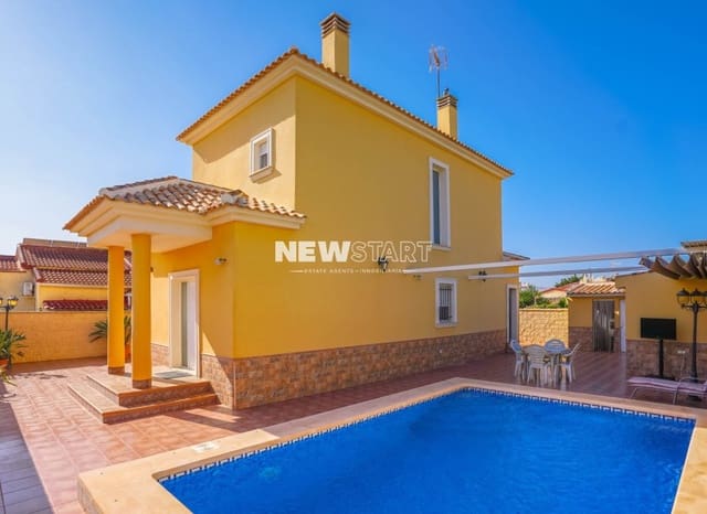 Chalet de 3 habitaciones en San Fulgencio en venta con piscina garaje - 385.000 € (Ref: 10158327)