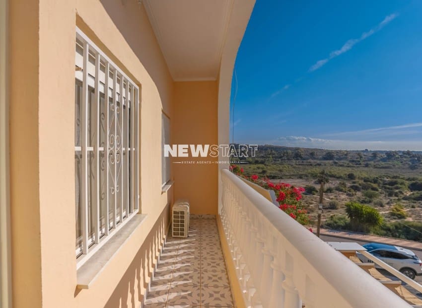 Casa de 2 habitaciones en San Fulgencio en venta con garaje - 129.000 € (Ref: 10172274)