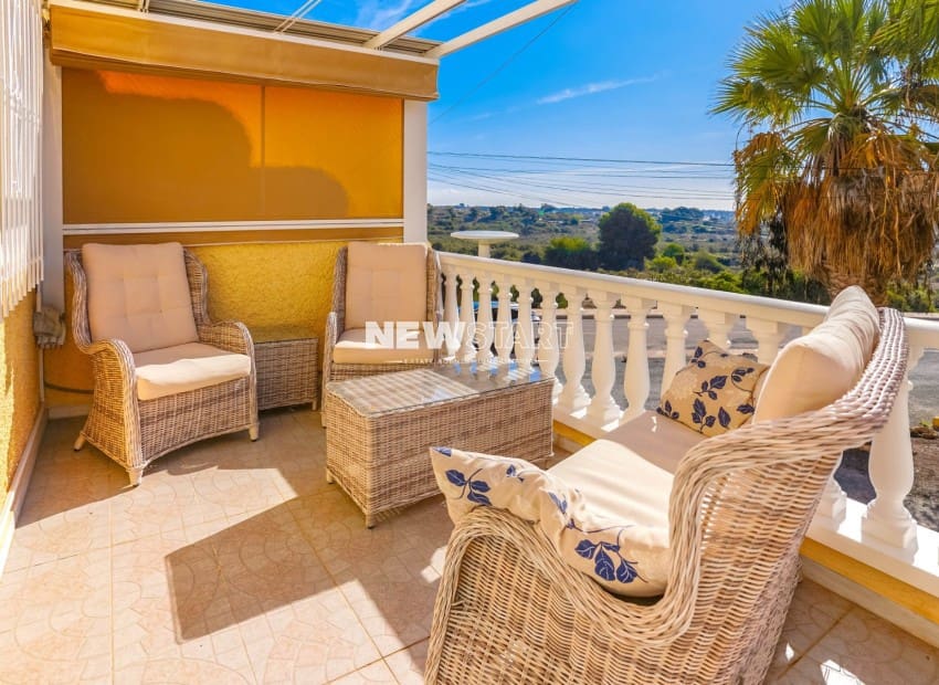 Casa de 2 habitaciones en San Fulgencio en venta con garaje - 129.000 € (Ref: 10172274)