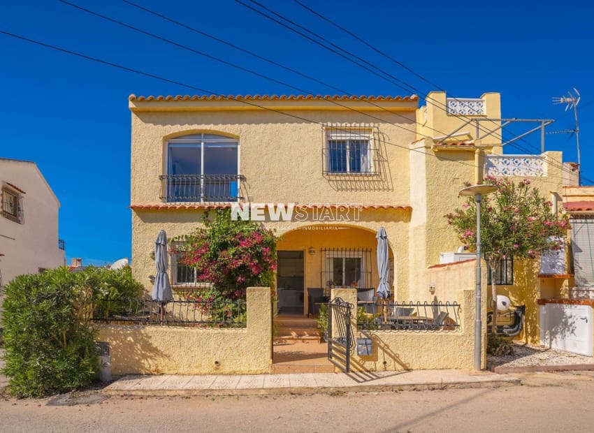 3 slaapkamer Huis te koop in San Fulgencio met garage - € 149.000 (Ref: 10185294)