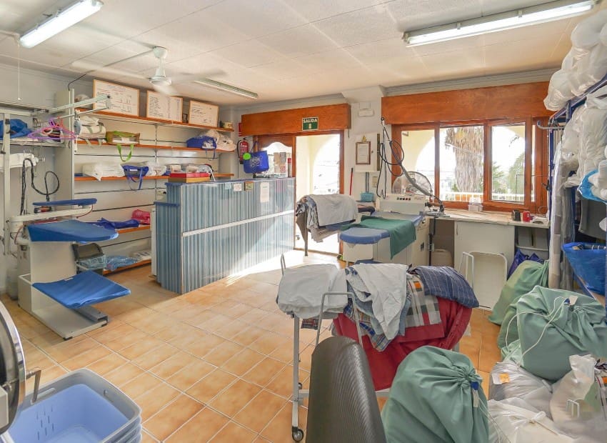 Kommersiell til salgs i San Fulgencio med garasje - € 125 000 (Ref: 7002670)