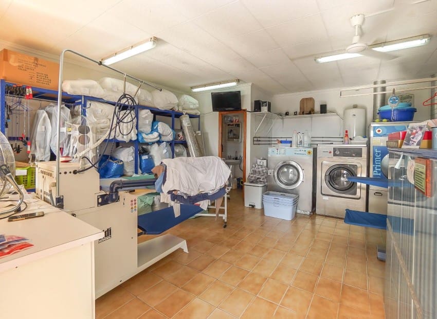 Kommersiell til salgs i San Fulgencio med garasje - € 125 000 (Ref: 7002670)