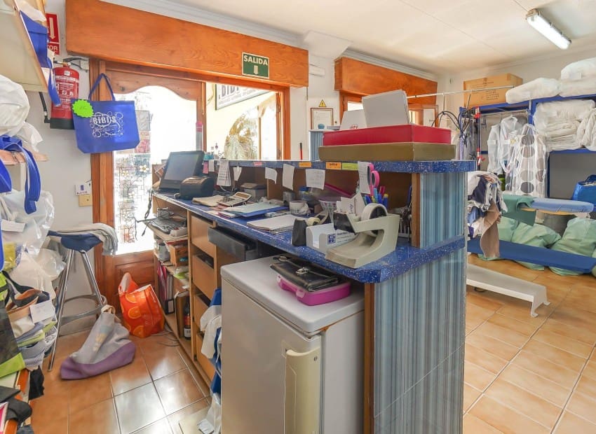 Kommersiell til salgs i San Fulgencio med garasje - € 125 000 (Ref: 7002670)