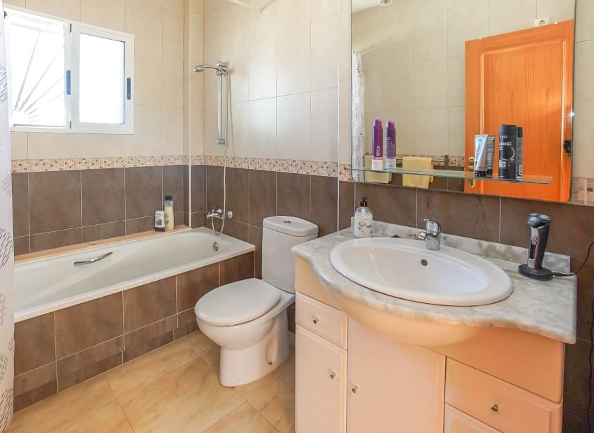 Chalet de 5 habitaciones en San Fulgencio en venta con piscina garaje - 475.000 € (Ref: 7122804)