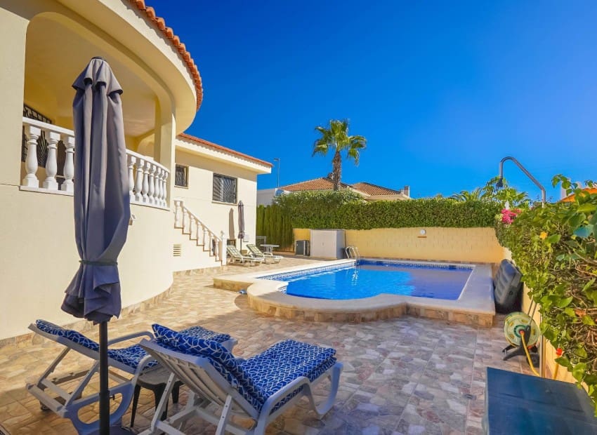 Chalet de 5 habitaciones en San Fulgencio en venta con piscina garaje - 475.000 € (Ref: 7122804)