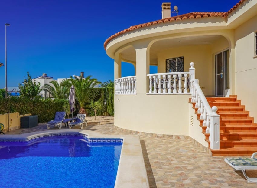 Chalet de 5 habitaciones en San Fulgencio en venta con piscina garaje - 475.000 € (Ref: 7122804)