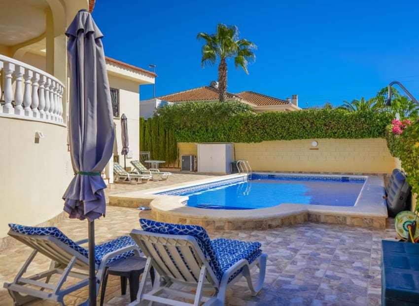 Chalet de 5 habitaciones en San Fulgencio en venta con piscina garaje - 475.000 € (Ref: 7122804)