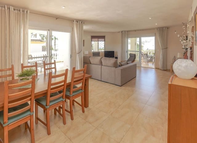 Chalet de 5 habitaciones en San Fulgencio en venta con piscina garaje - 475.000 € (Ref: 7122804)